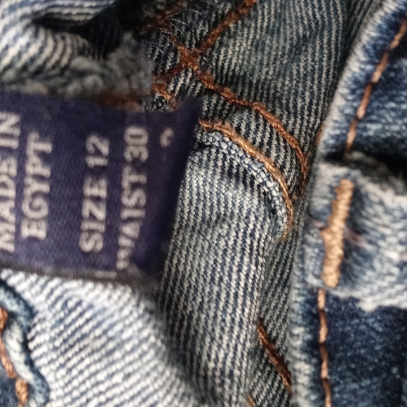 Women jean capris - Picture 5 of 6